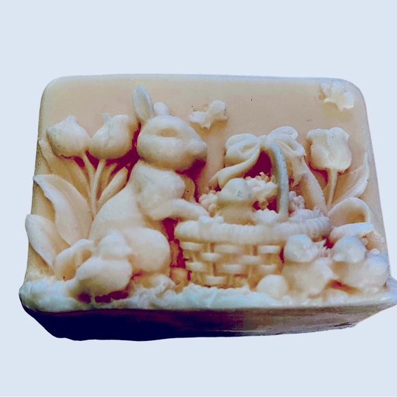 🆕 Easter Bunny Carmelite Oaks Farm Handmade Oatmeal and Honey Goat Milk … - Picture 5 of 5